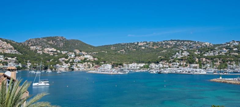 unique-penthouse-project-with-magnificent-harbour-views-in-puerto-de-andrat