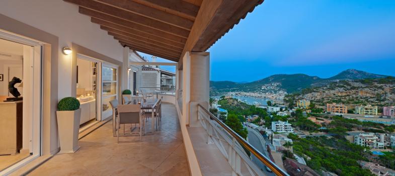 aatico-de-lujo-con-fantaasticas-vistas-al-mar-en-puerto-de-andratx
