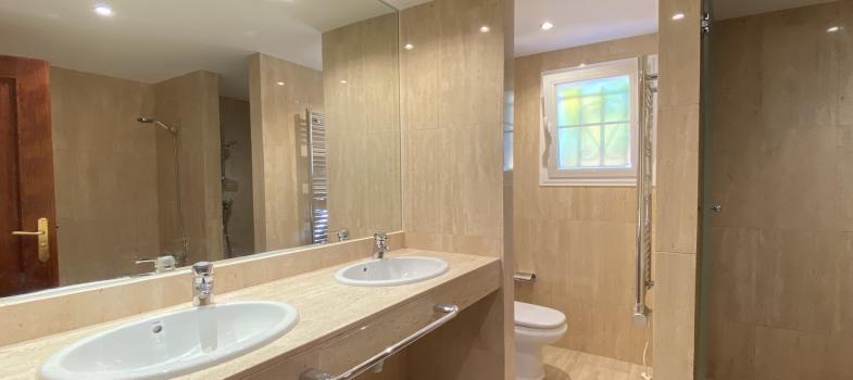 stylish-grooundfloor-apartment-in-an-exclusive-development