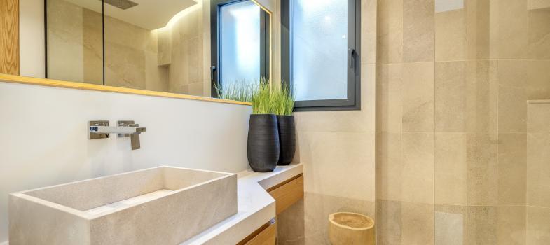 lujoso-apartamento-con-jardaan-privado-en-construcciaan-en-santa-ponsa
