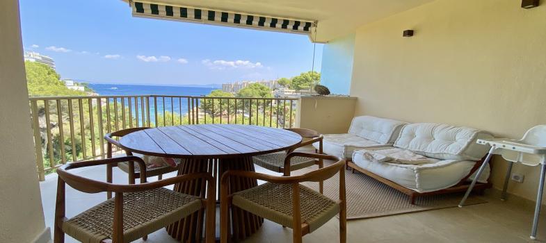 modern-beach-apartment-with-beautiful-sea-views