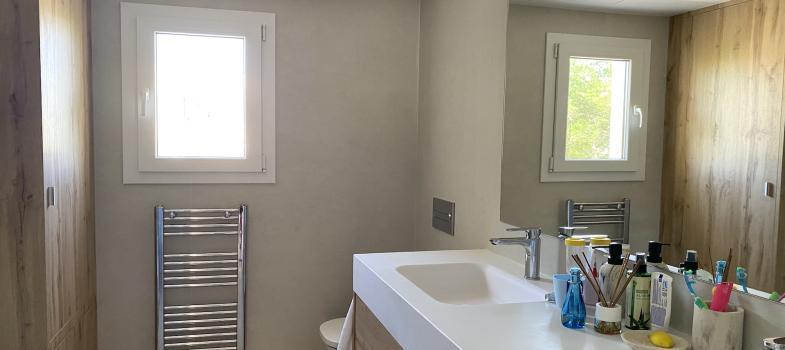 modern-beach-apartment-with-beautiful-sea-views