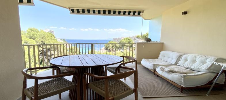 modern-beach-apartment-with-beautiful-sea-views