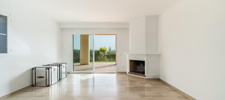 stylish-apartment-with-private-garden-in-a-prestigious-bendinat-community