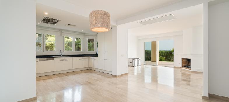 stylish-apartment-with-private-garden-in-exclusive-bendinat-community