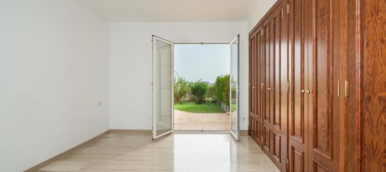 stylish-apartment-with-private-garden-in-exclusive-bendinat-community