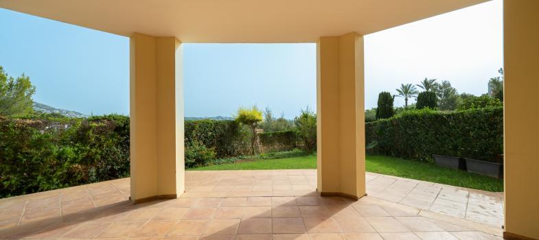 stylish-apartment-with-private-garden-in-exclusive-bendinat-community