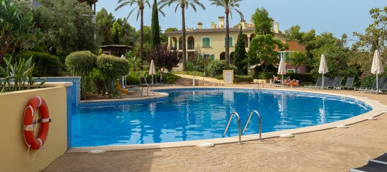 stylish-apartment-with-private-garden-in-exclusive-bendinat-community