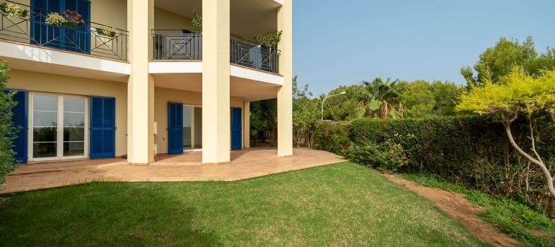 stylish-apartment-with-private-garden-in-a-prestigious-bendinat-community