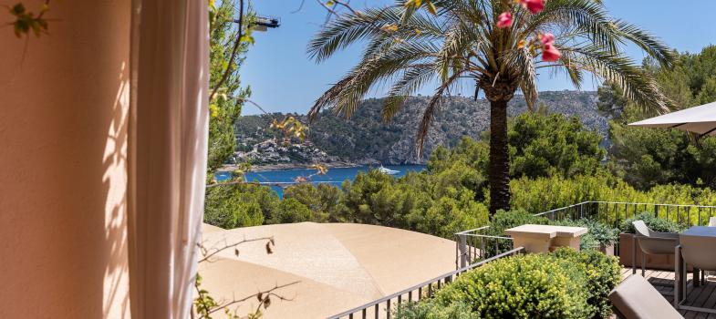 elegante-villa-estilo-finca-con-vistas-al-mar-y-potencial-de-reforma