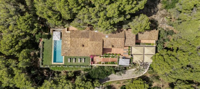 elegant-finca-style-villa-with-sea-views-and-redesign-potential
