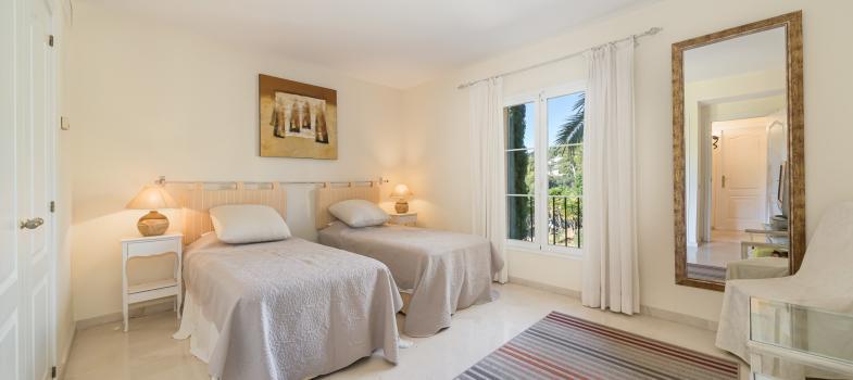 bright-and-spacious-apartment-in-ses-oliveres