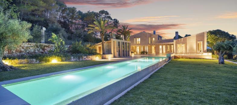 luxuriaase-neu-erbaute-finca-in-ruhiger-landschaft