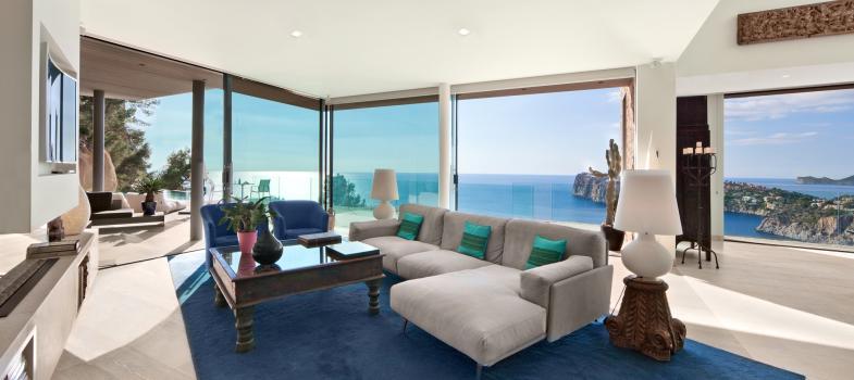villa-de-diseaao-contemporaaneo-con-vistas-inmejorables-al-azul-mar-mediter
