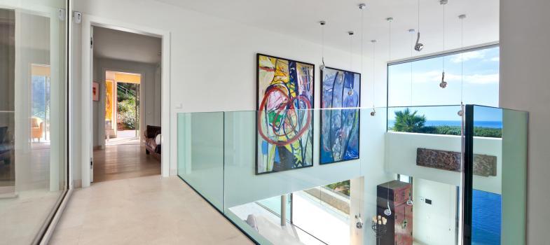 designer-villa-mit-unschlagbarem-blick-auf-das-azurblaue-mittelmeer