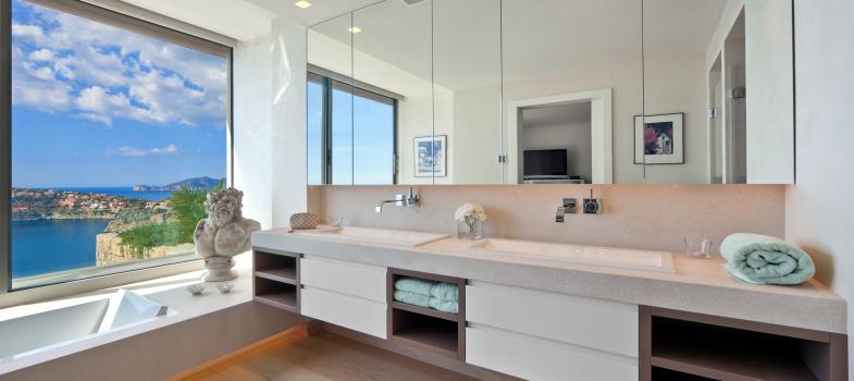 villa-de-diseaao-contemporaaneo-con-vistas-inmejorables-al-azul-mar-mediter