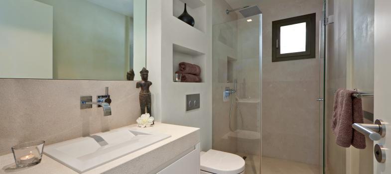 villa-de-diseaao-contemporaaneo-con-vistas-inmejorables-al-azul-mar-mediter