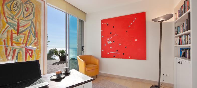 villa-de-diseaao-contemporaaneo-con-vistas-inmejorables-al-azul-mar-mediter