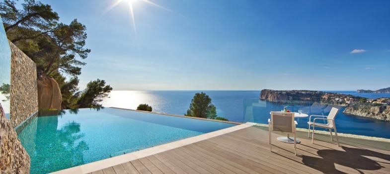 villa-de-diseaao-contemporaaneo-con-vistas-inmejorables-al-azul-mar-mediter