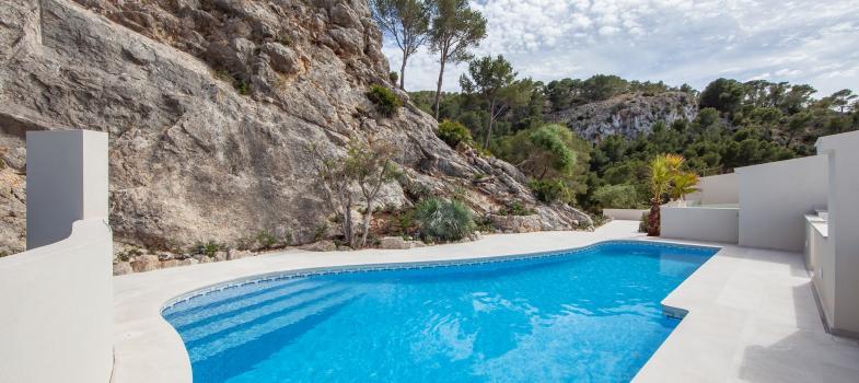 stunning-renovated-townhouse-with-views-to-andratx-harbour