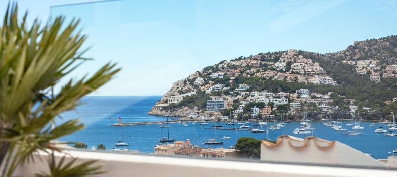 stunning-renovated-townhouse-with-views-to-andratx-harbour