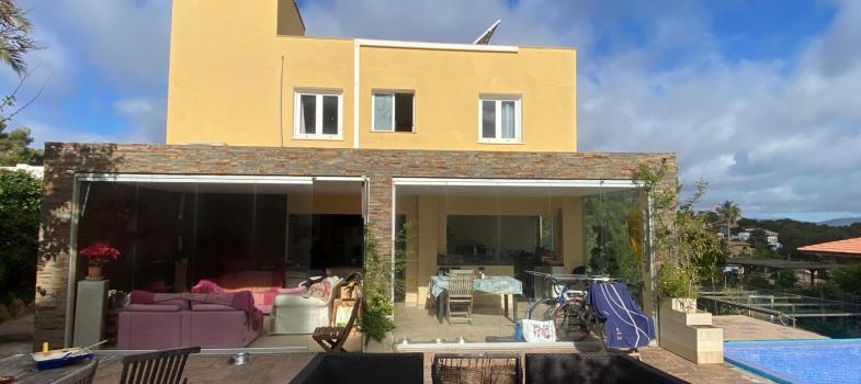 villa-con-gran-potencial-de-renovaciaan-en-zona-residencial-solicitada-el-t