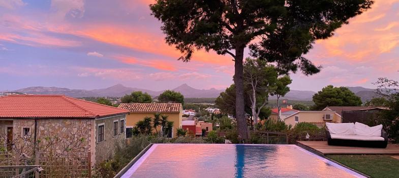 villa-con-gran-potencial-de-renovaciaan-en-zona-residencial-solicitada-el-t