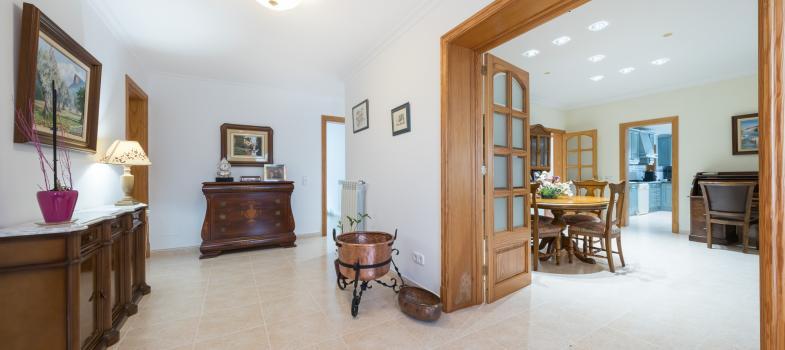 chalet-unifamiliar-con-piscina-en-ubicaciaan-caantrica-privilegiada-en-port