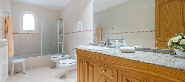 chalet-unifamiliar-con-piscina-en-ubicaciaan-caantrica-privilegiada-en-port