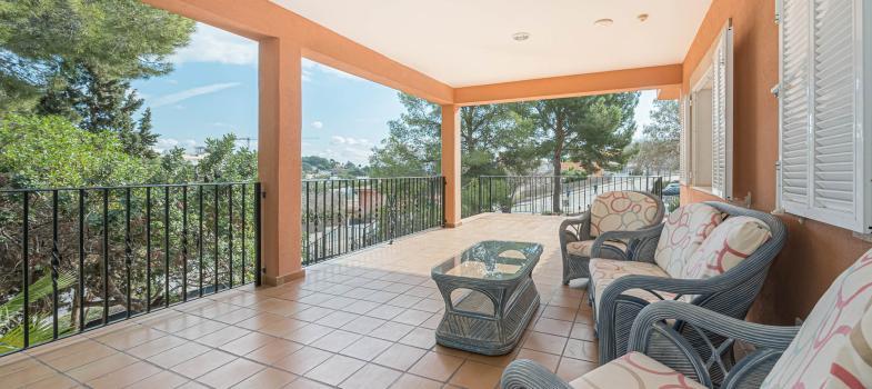 chalet-unifamiliar-con-piscina-en-ubicaciaan-caantrica-privilegiada-en-port