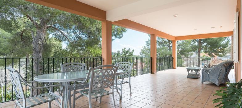 chalet-unifamiliar-con-piscina-en-ubicaciaan-caantrica-privilegiada-en-port