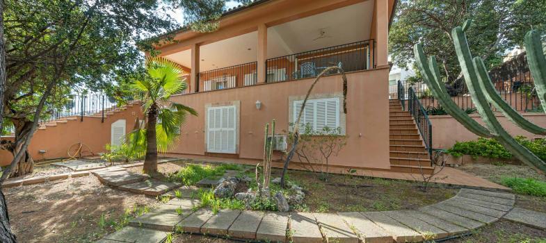 chalet-unifamiliar-con-piscina-en-ubicaciaan-caantrica-privilegiada-en-port