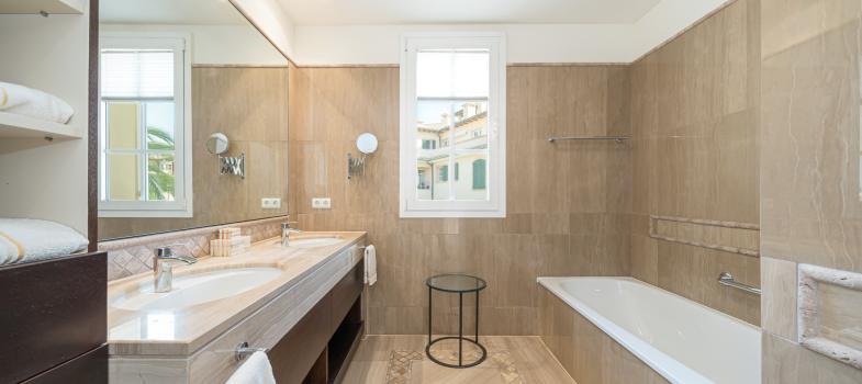 elegant-apartment-in-residencias-mardavall-mallorca