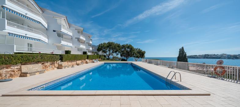 renovated-apartment-with-pool-garage-in-palmanova